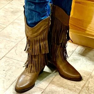 NWOT Brown Cowgirl Boots Size 9